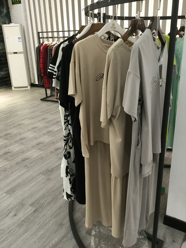 时尚棉麻连衣裙，新区女装批发精选推荐